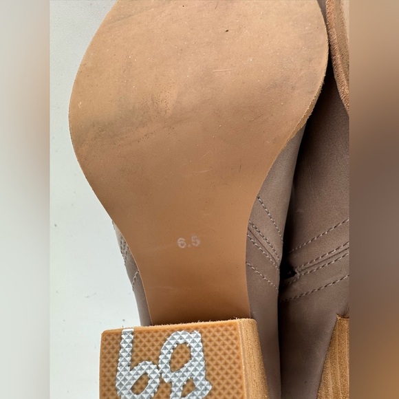 Jeffrey Campbell Rosalee WOMEN Bootie in Taupe - Picture 9 of 10